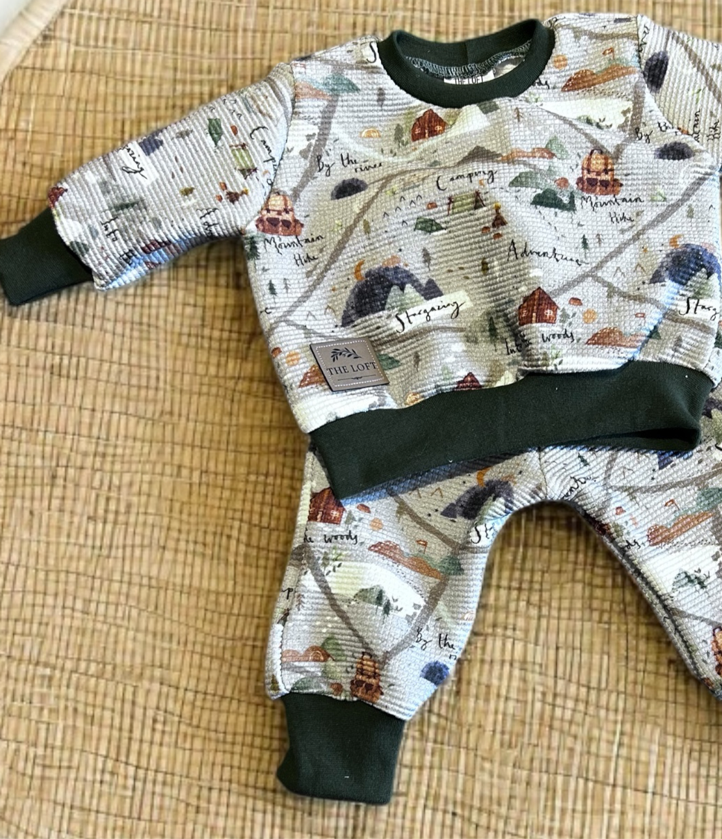 Crewneck sweater with matching pants
