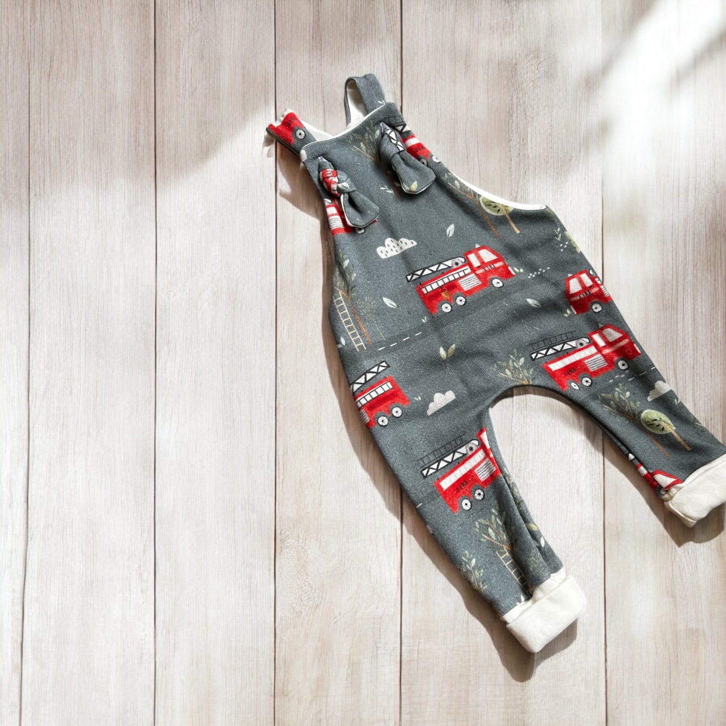 Knotted overalls