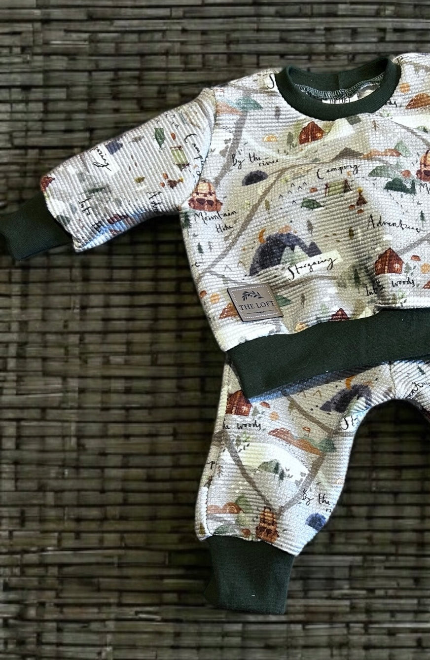 Crewneck sweater with matching pants